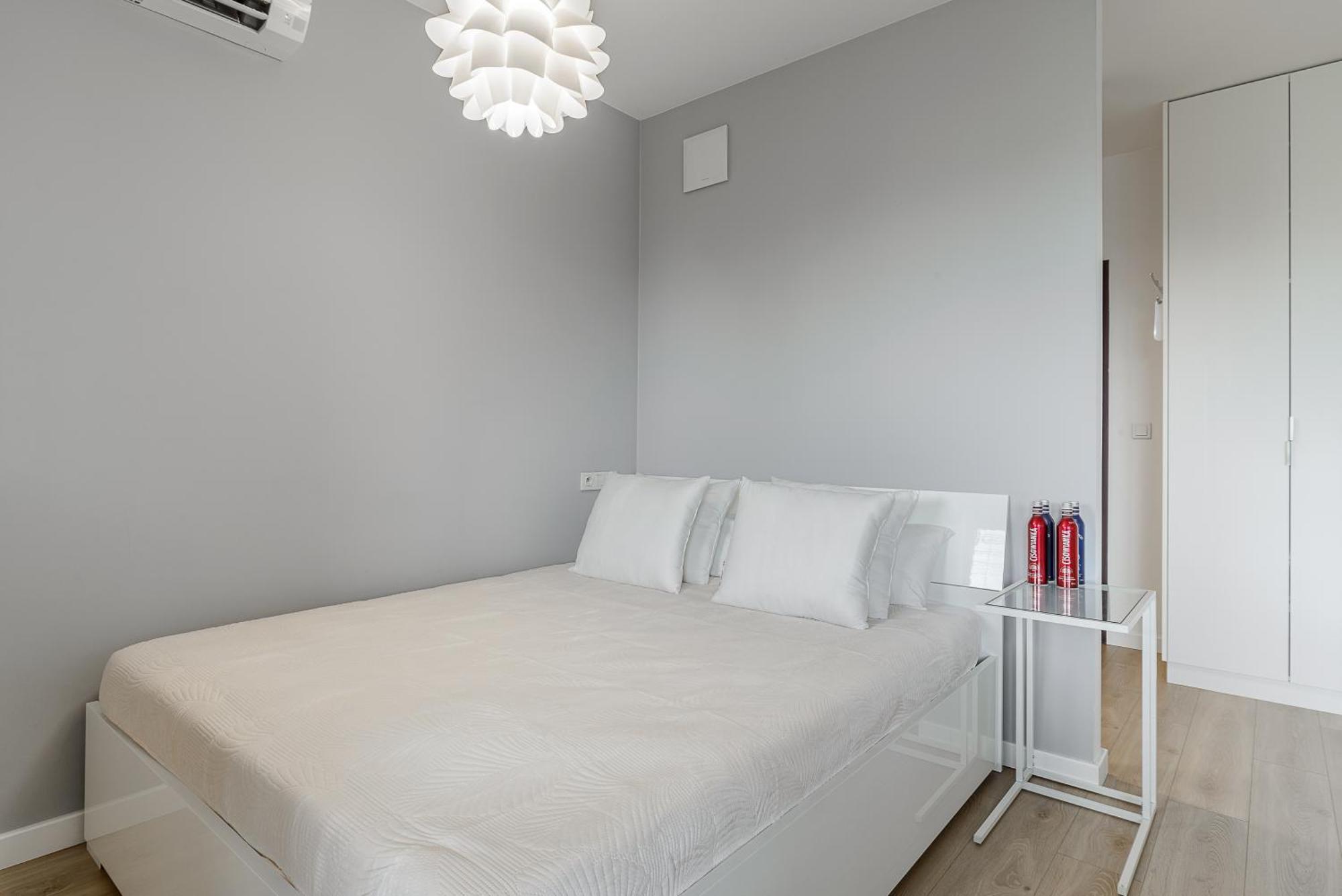 Cozy Family Apartments With Balcony Near Zlote Tarasy Варшава Екстер'єр фото