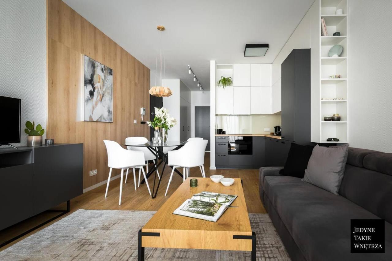 Cozy Family Apartments With Balcony Near Zlote Tarasy Варшава Екстер'єр фото
