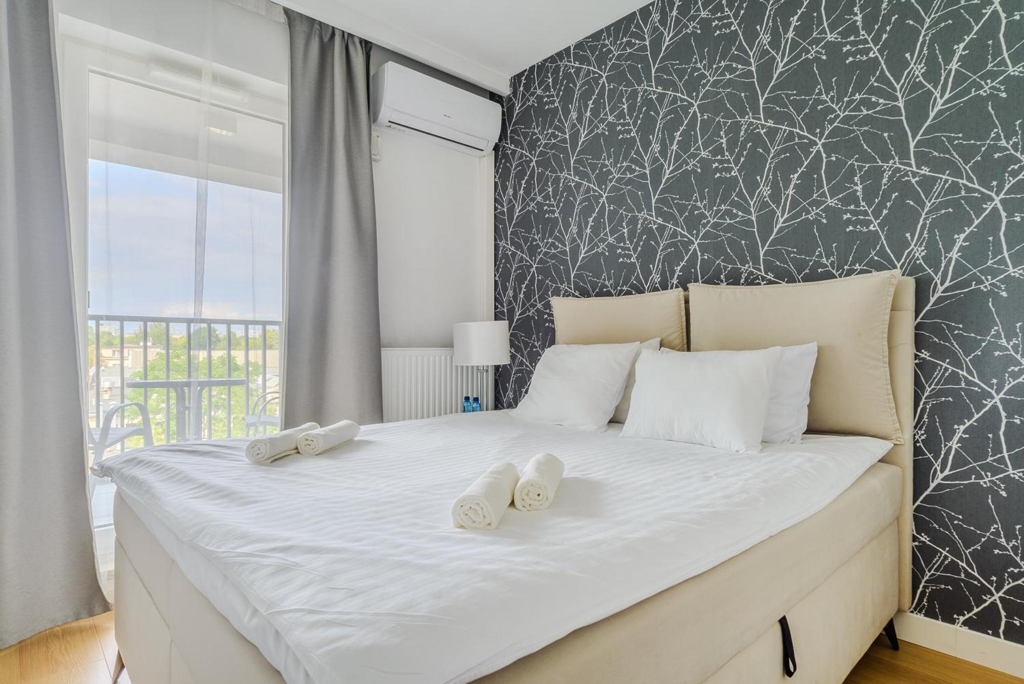 Cozy Family Apartments With Balcony Near Zlote Tarasy Варшава Екстер'єр фото