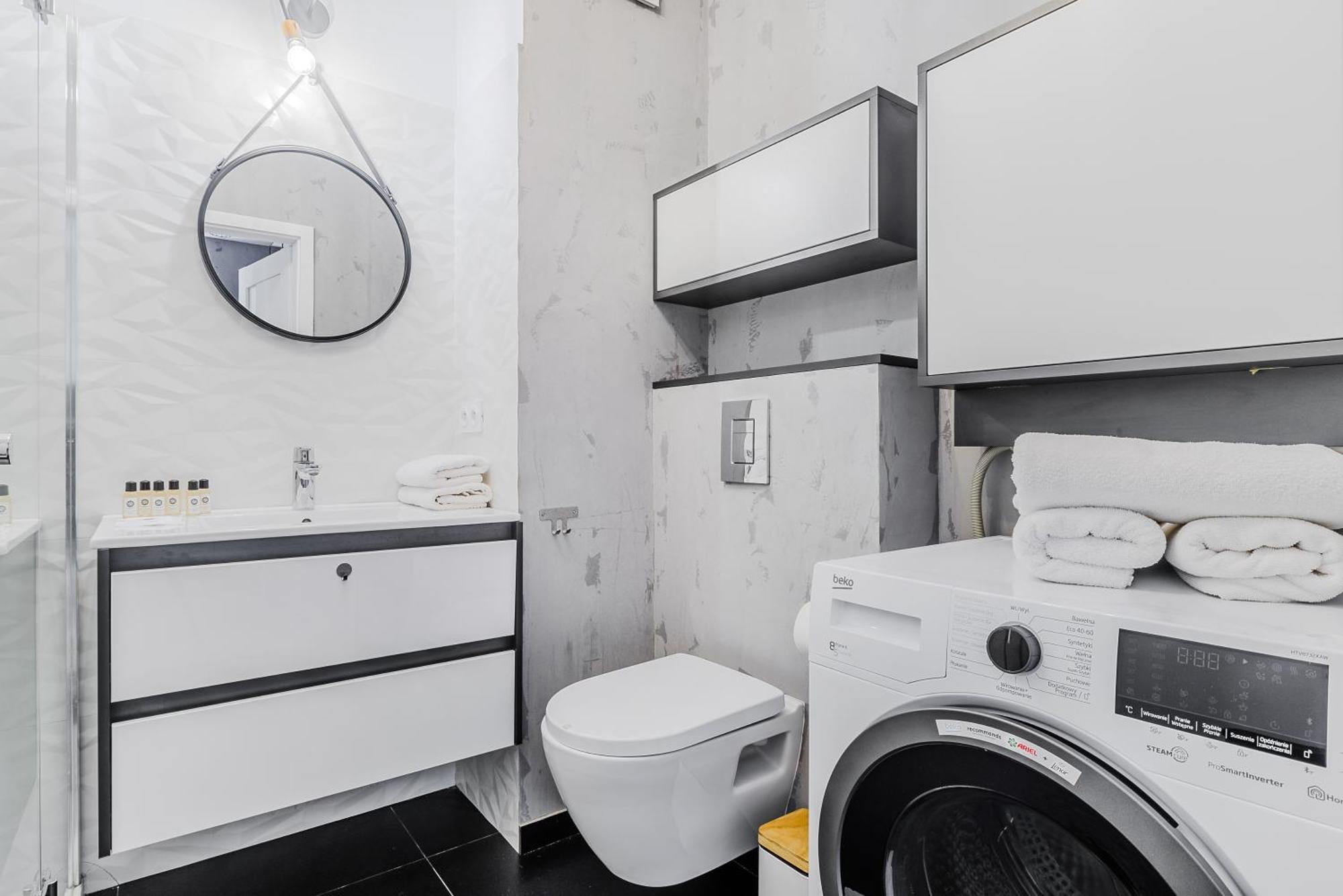 Cozy Family Apartments With Balcony Near Zlote Tarasy Варшава Екстер'єр фото
