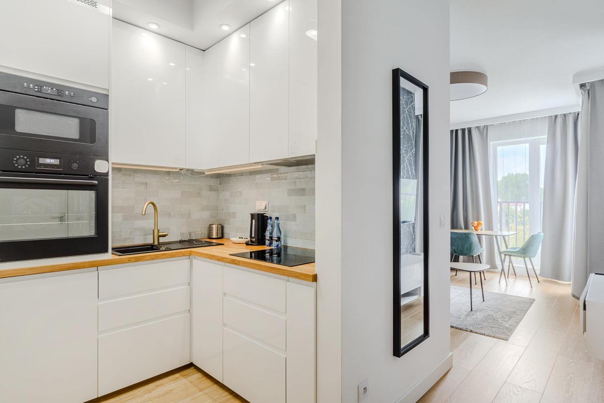 Cozy Family Apartments With Balcony Near Zlote Tarasy Варшава Номер фото