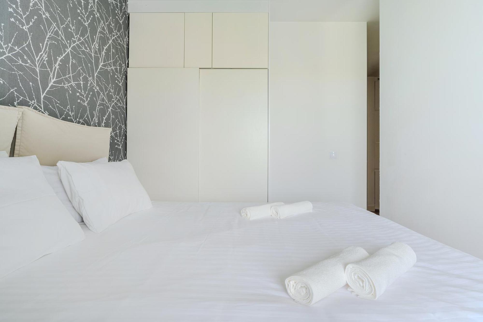 Cozy Family Apartments With Balcony Near Zlote Tarasy Варшава Номер фото