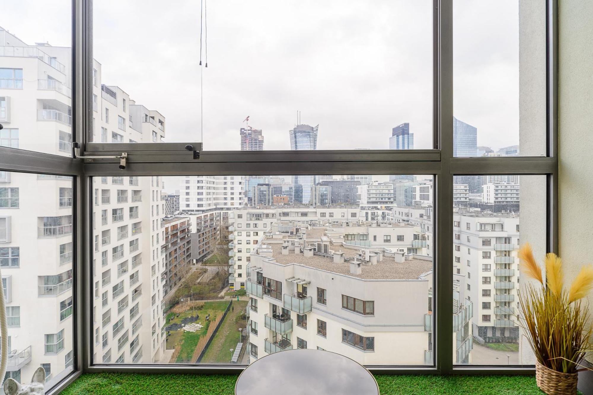 Cozy Family Apartments With Balcony Near Zlote Tarasy Варшава Екстер'єр фото